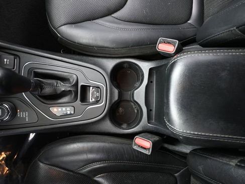 Used 2020 Jeep Cherokee High Altitude AWD/4WD image 30