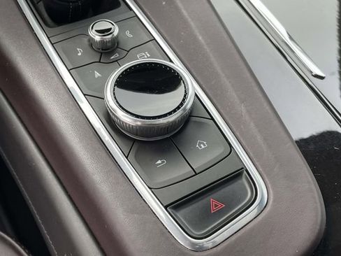 Used 2024 Cadillac Escalade ESV Premium Luxury Platinum image 10