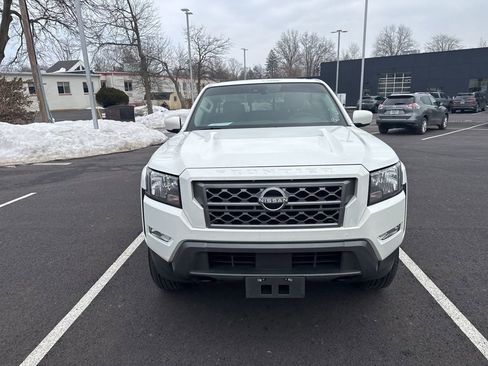 Used 2024 Nissan Frontier SV w/ SV Convenience Package image 2