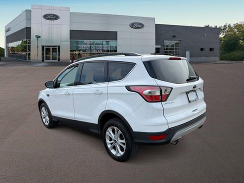 Used 2017 Ford Escape SE w/ Equipment Group 201A FWD image 7