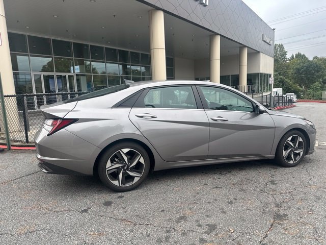 Used 2021 Hyundai Elantra Limited FWD image 4