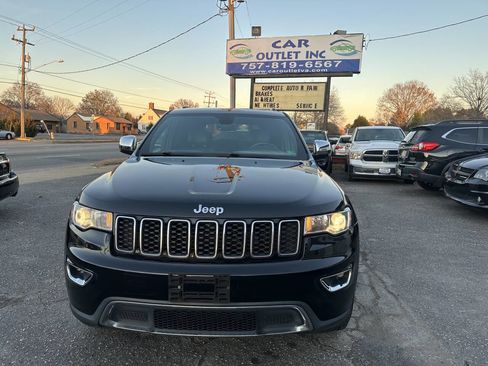 Used 2017 Jeep Grand Cherokee Limited image 2