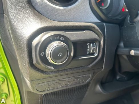Certified 2025 Jeep Wrangler Sport AWD/4WD image 24