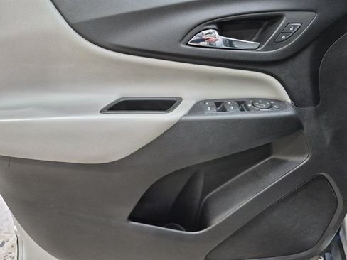 Used 2020 Chevrolet Equinox LS w/ LS Convenience Package FWD image 26