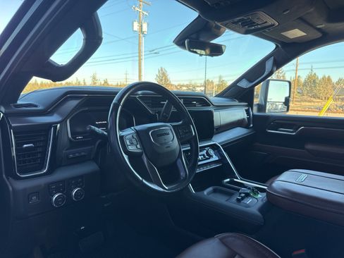 Used 2024 GMC Sierra 2500 Denali Ultimate image 28