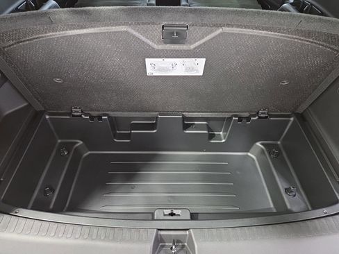 New 2026 Chevrolet Traverse LT image 38