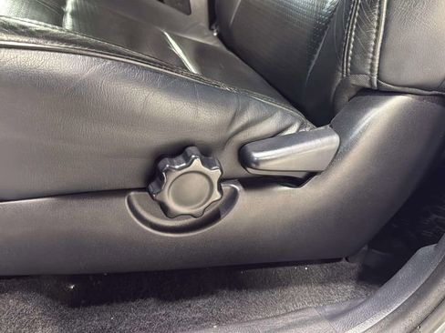 Used 2019 Toyota Tacoma TRD Off-Road AWD/4WD image 19