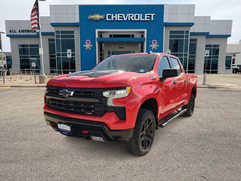 Used 2024 Chevrolet Silverado 1500 LT Trail Boss w/ Convenience Package II image 1