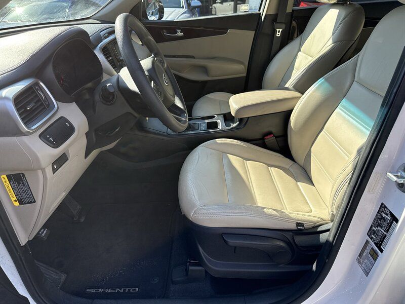 Used 2016 Kia Sorento AWD image 10