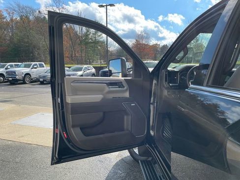 Used 2024 Chevrolet Silverado 2500 LTZ w/ LTZ Premium Package image 24