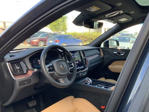 Used 2025 Volvo XC60 B5 Ultra w/ Protection Package Premier image 9