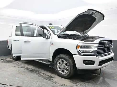 Used 2024 RAM 2500 Laramie AWD/4WD image 45