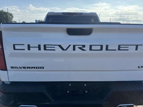 Used 2024 Chevrolet Silverado 1500 LT Trail Boss w/ LT Trail Boss Premium Package AWD/4WD image 9