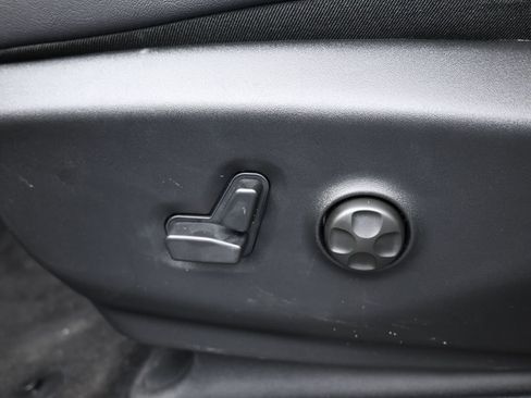 New 2026 Chrysler Pacifica Select image 12