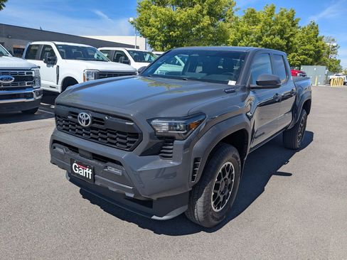 Used 2024 Toyota Tacoma TRD Off-Road w/ TRD Off Road Upgrade Package AWD/4WD image 11