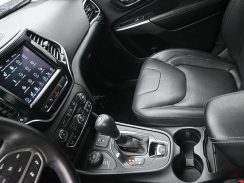 Used 2021 Jeep Cherokee Limited AWD/4WD image 18