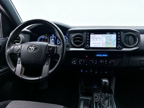 Used 2023 Toyota Tacoma TRD Off-Road w/ Advanced Technology Package AWD/4WD image 4