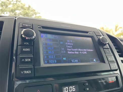 Used 2013 Toyota Tacoma Base image 24