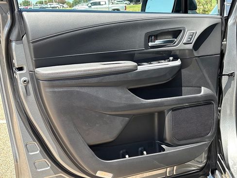 Used 2026 Toyota Sienna Limited FWD image 30