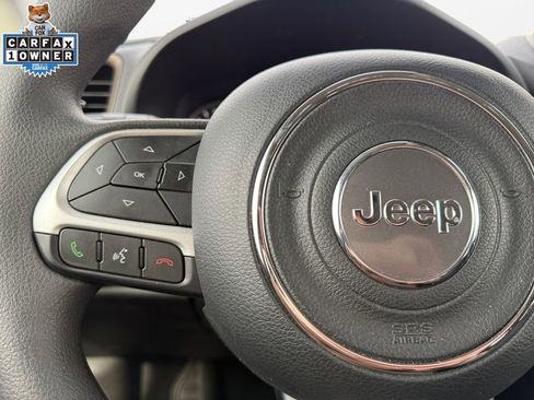 Certified 2023 Jeep Renegade Latitude image 25