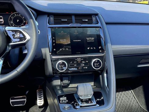 Used 2024 Jaguar E-PACE R-Dynamic SE image 8
