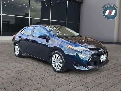 Used 2017 Toyota Corolla LE image 7
