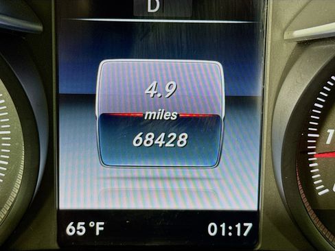 Used 2018 Mercedes-Benz GLC 300 w/ Premium Package image 15