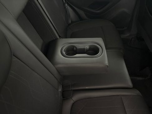 Used 2022 Chevrolet Trax LT w/ LT Convenience Package image 26