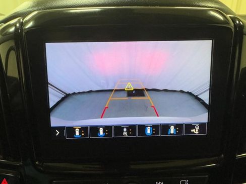 Used 2021 Chevrolet Traverse Premier image 23