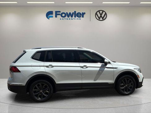 Used 2023 Volkswagen Tiguan SE FWD image 8