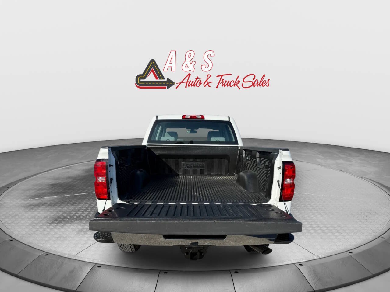 Used 2018 Chevrolet Silverado 2500 W/T AWD/4WD image 16