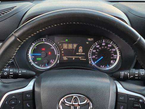 Used 2023 Toyota Highlander LE image 16