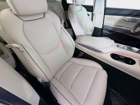 Certified 2024 Genesis GV70 2.5T w/ Advanced Package AWD/4WD image 28