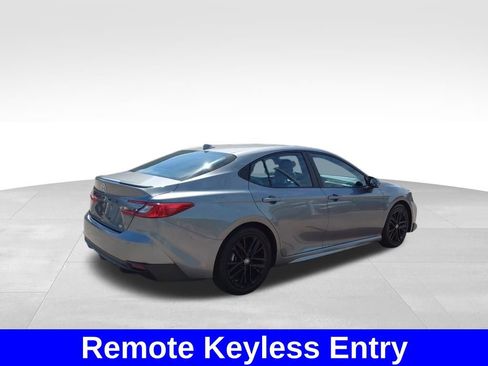 Used 2025 Toyota Camry Hybrid FWD image 10
