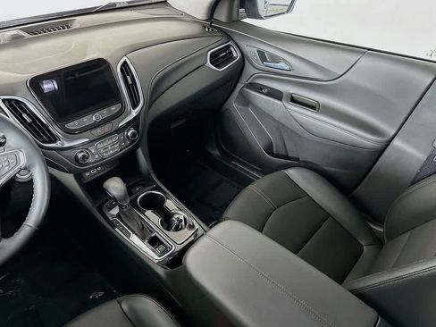 Used 2024 Chevrolet Equinox Premier AWD/4WD image 11