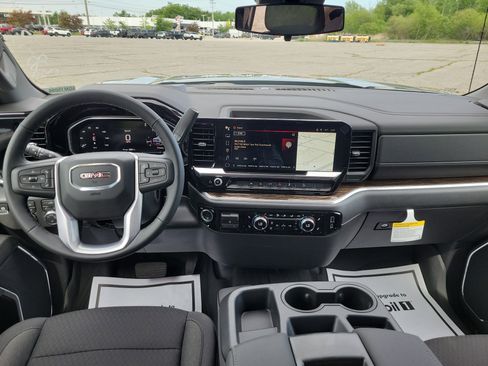 New 2026 GMC Sierra 1500 SLE AWD/4WD image 3