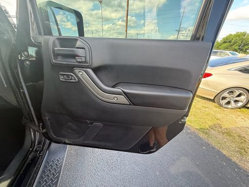 Used 2016 Jeep Wrangler Sport w/ Quick Order Package 24S AWD/4WD image 18