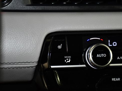 Used 2025 Honda Pilot EX-L image 30