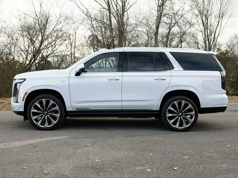 Used 2026 Cadillac Escalade Luxury w/ Touring Package image 4