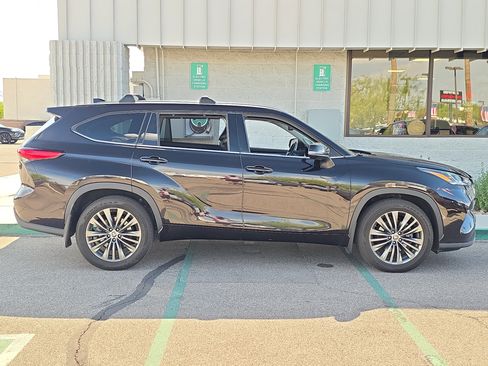 Used 2020 Toyota Highlander Platinum AWD/4WD image 8