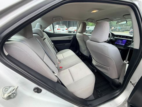Used 2015 Toyota Corolla LE FWD image 12