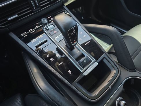Certified 2023 Porsche Cayenne AWD/4WD image 15