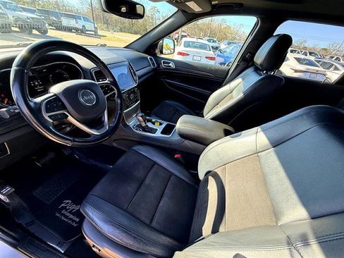 Used 2020 Jeep Grand Cherokee Altitude image 15