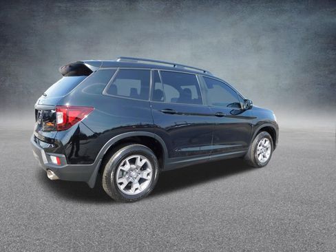 Used 2023 Honda Passport TrailSport image 3