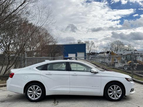 Used 2018 Chevrolet Impala LT image 3