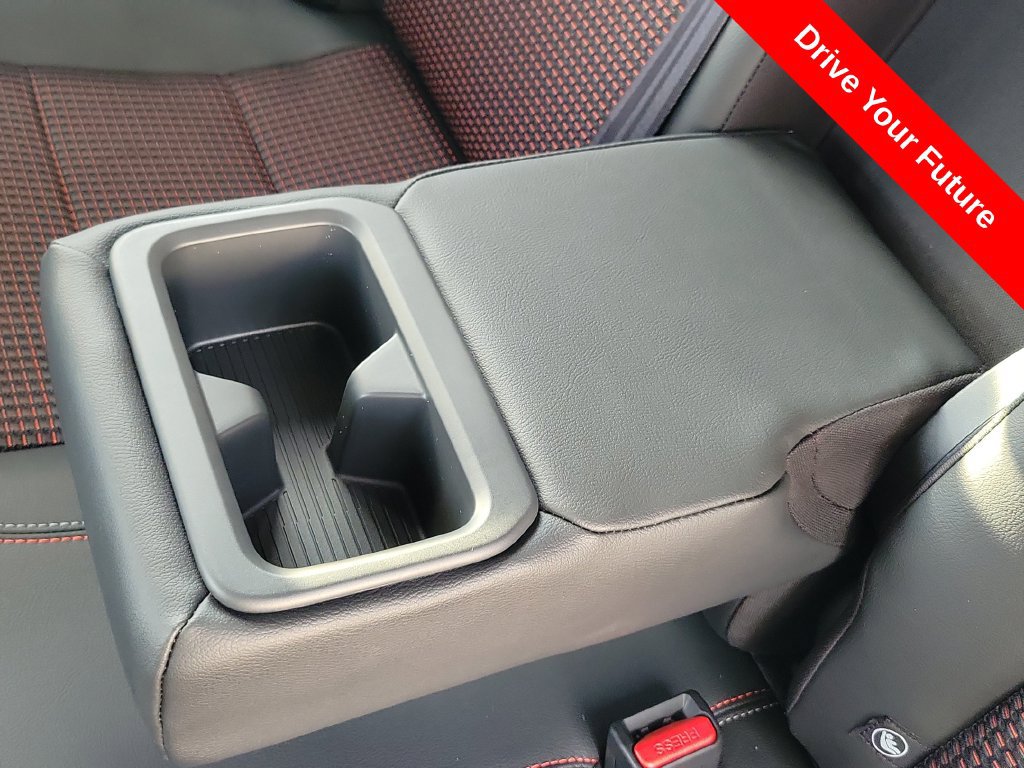 Used 2026 Nissan Kicks SR w/ Illumination Package FWD image 25