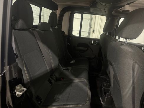 Used 2024 Jeep Gladiator Sport AWD/4WD image 29