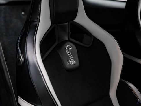 Used 2020 Ford Mustang Shelby GT500 w/ Carbon Fiber Track Pack image 52