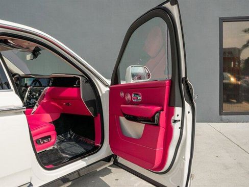 Used 2025 Rolls-Royce Cullinan image 64