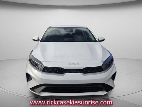 Used 2023 Kia Forte LXS w/ LXS Technology Package FWD image 3